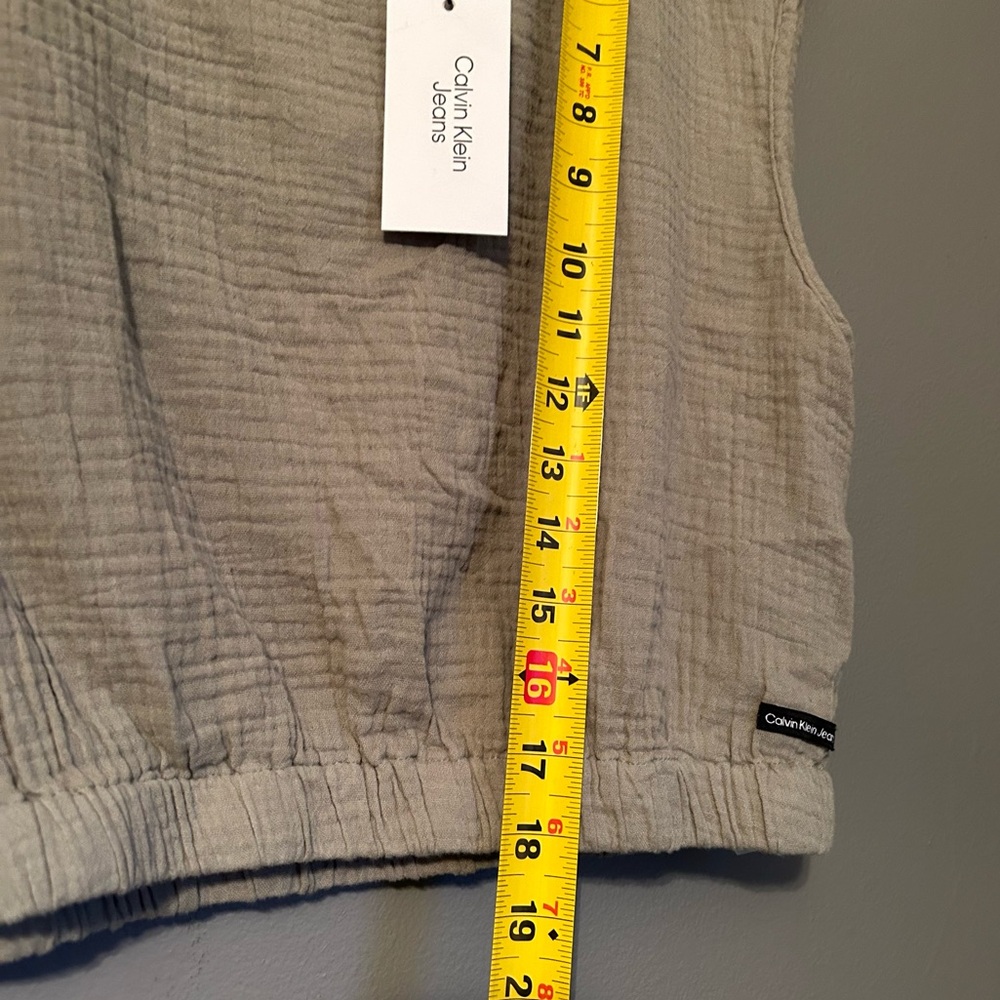 Calvin Klein Jeans Women's Beige Sleeveless Crop Top - Picture 6 of 7